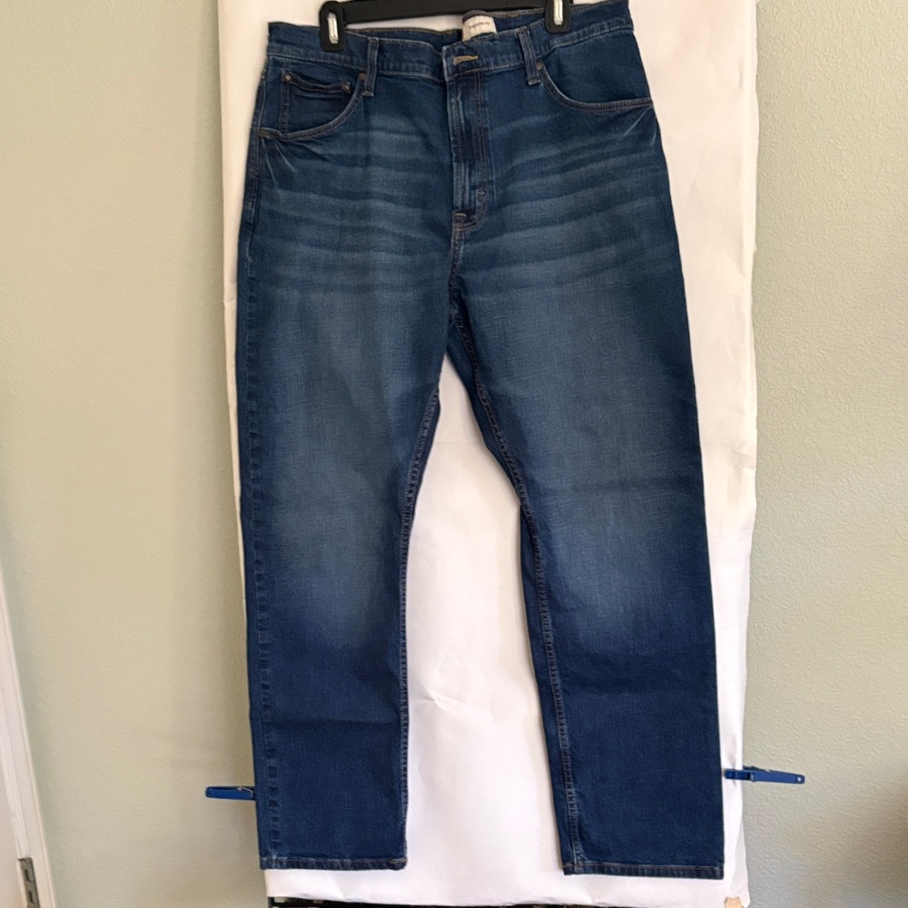 Signature by Levi Strauss Men's Medium Blue Straight Jeans